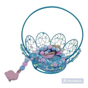 Easter Egg basket with beading metal color is Aqua